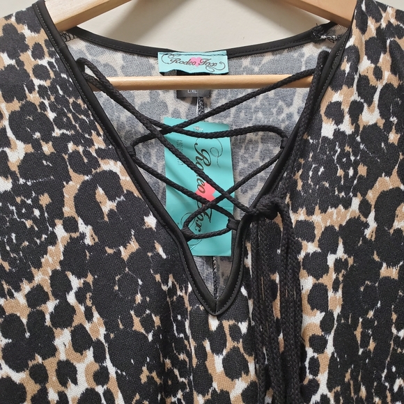 Rodeo Fox | Black & Cream Leopard Velvet - Picture 3 of 7